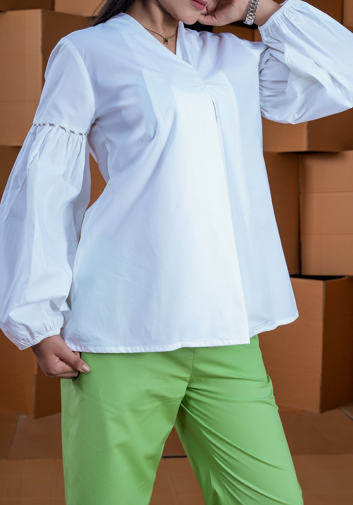 WHITE FLARED BALLOON SLEEVE TOP