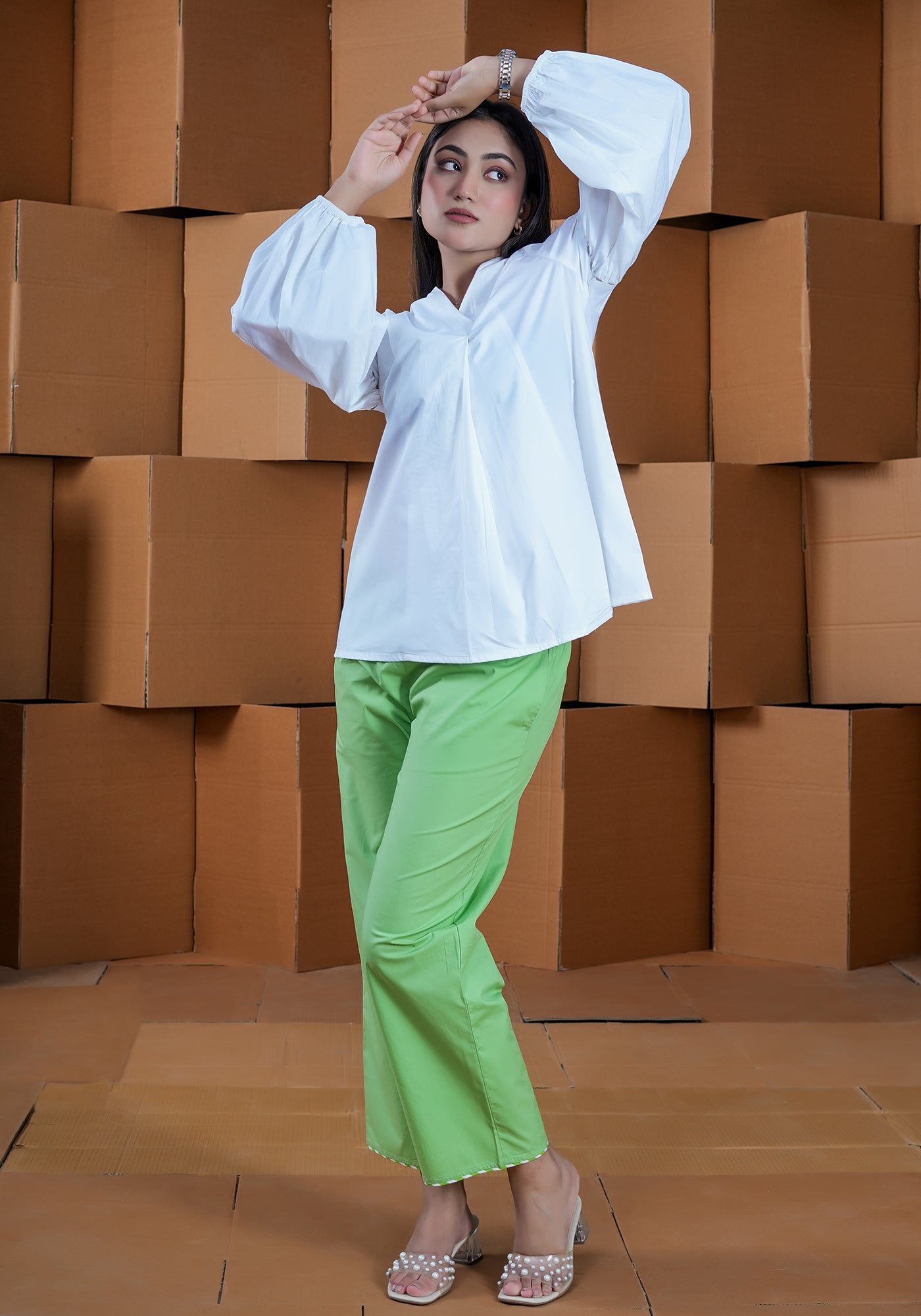 WHITE FLARED BALLOON SLEEVE TOP