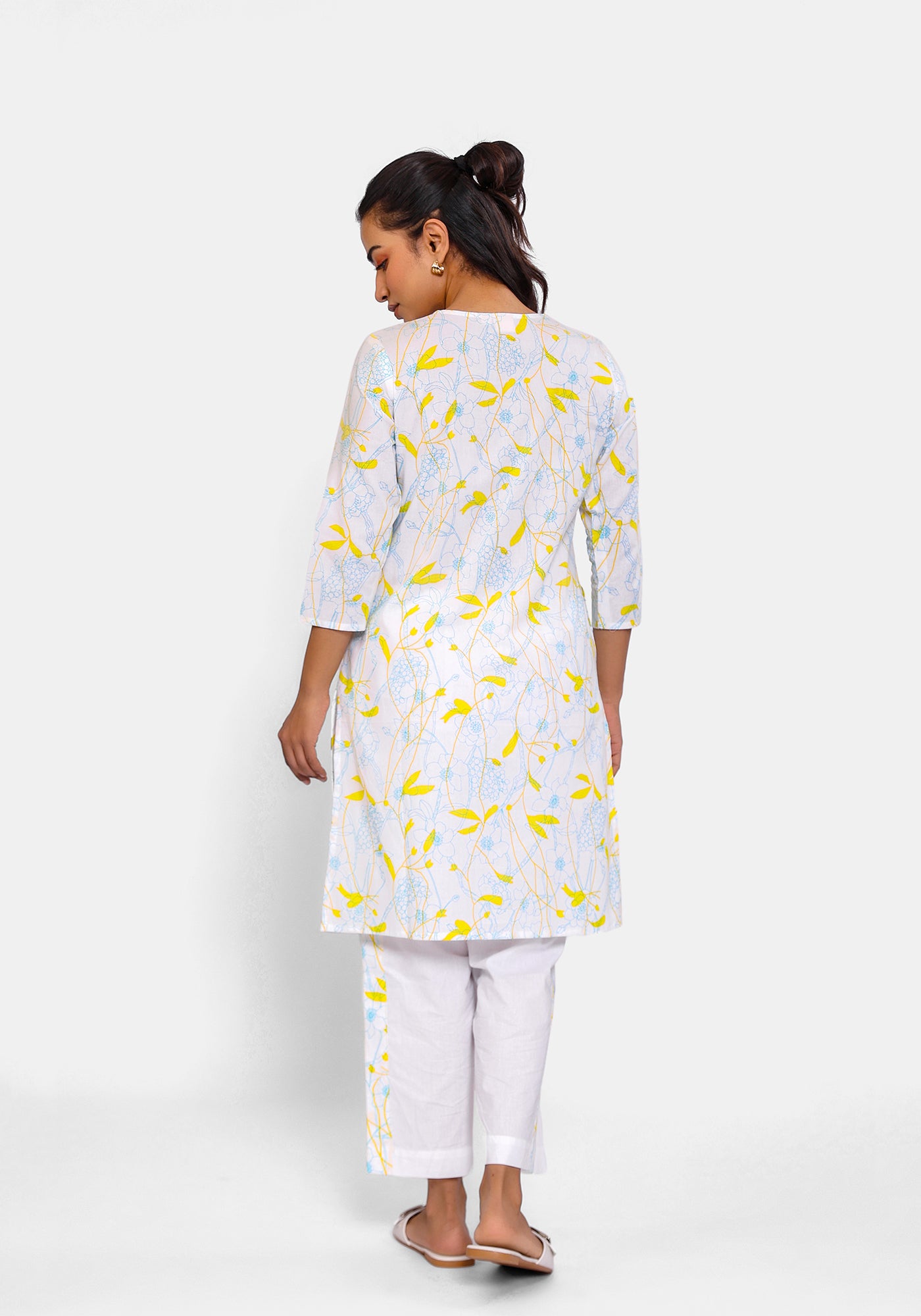 HARROZ SERENE OFF WHITE KURTA