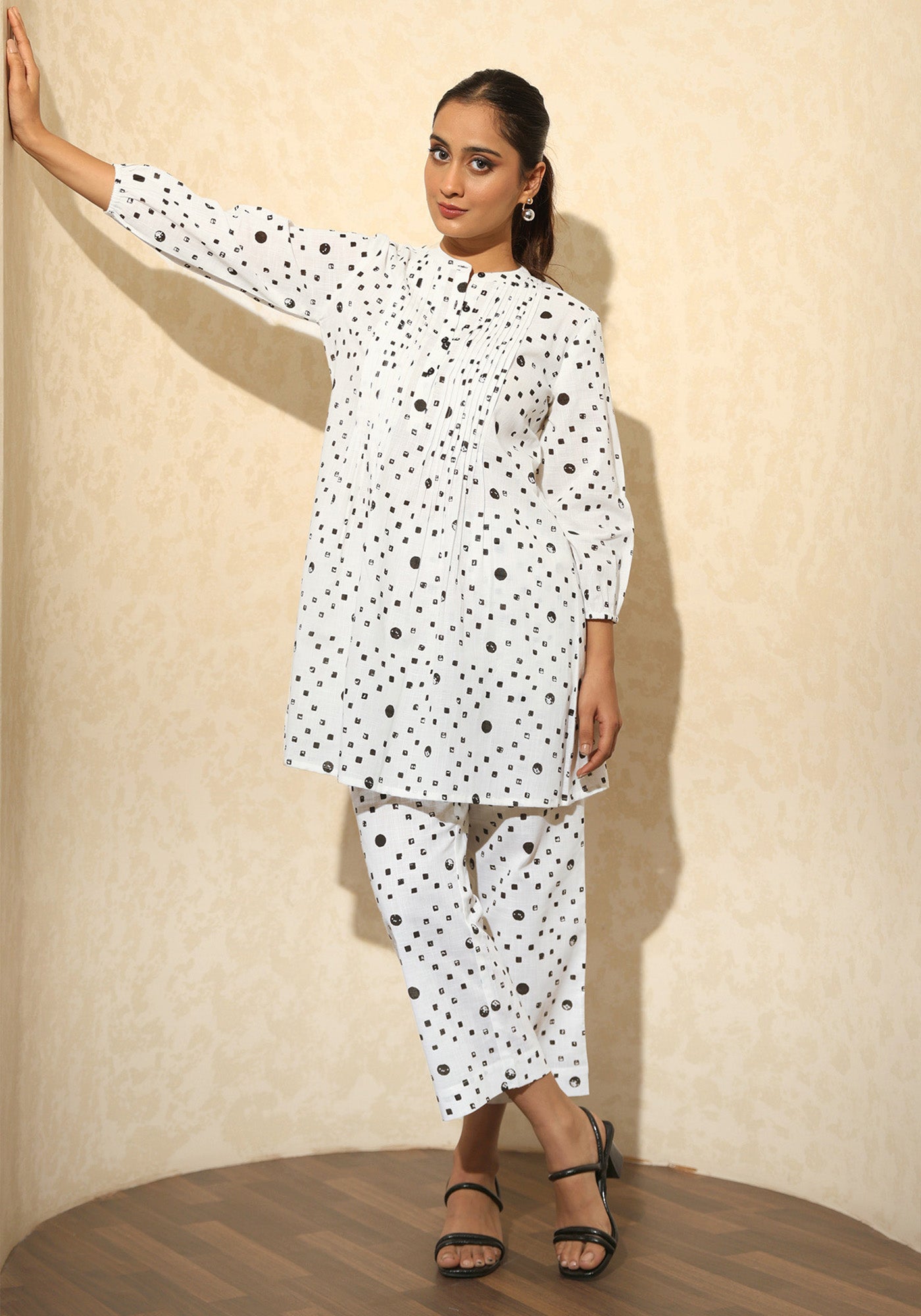GRAYSCALE IVORA PLEATED TUNIC