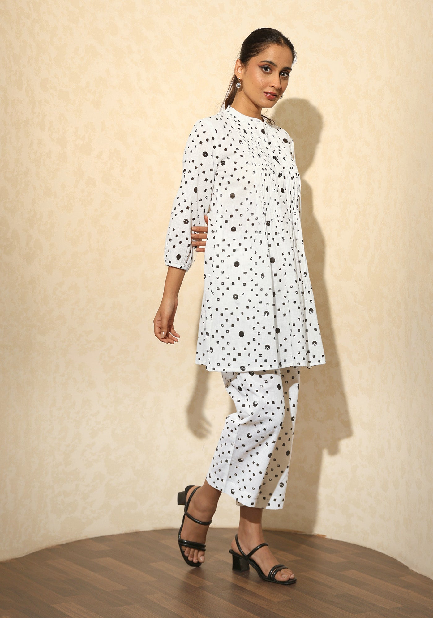 GRAYSCALE IVORA PLEATED TUNIC
