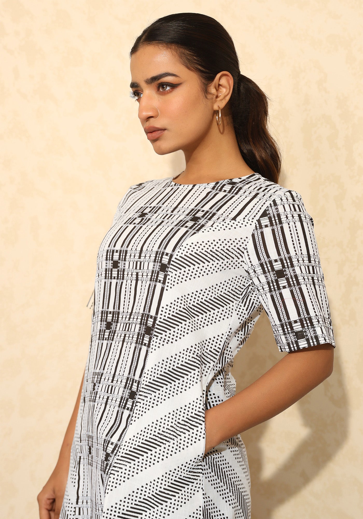GRAYSCALE SELENE PANELLED KURTA