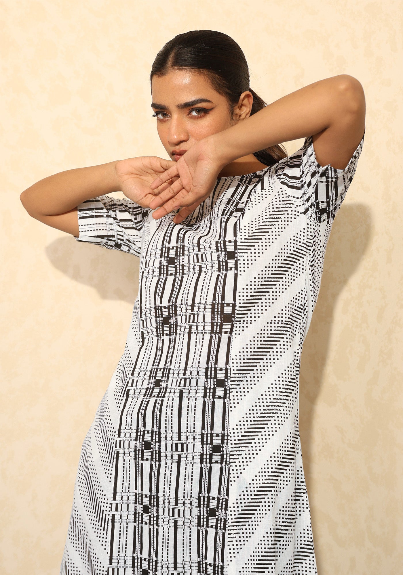 GRAYSCALE SELENE PANELLED KURTA