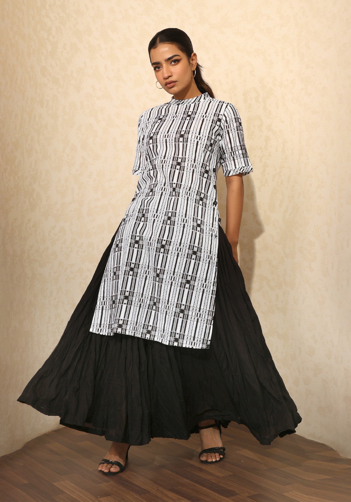 GRAYSCALE VESPER HIGH SLIT KURTA