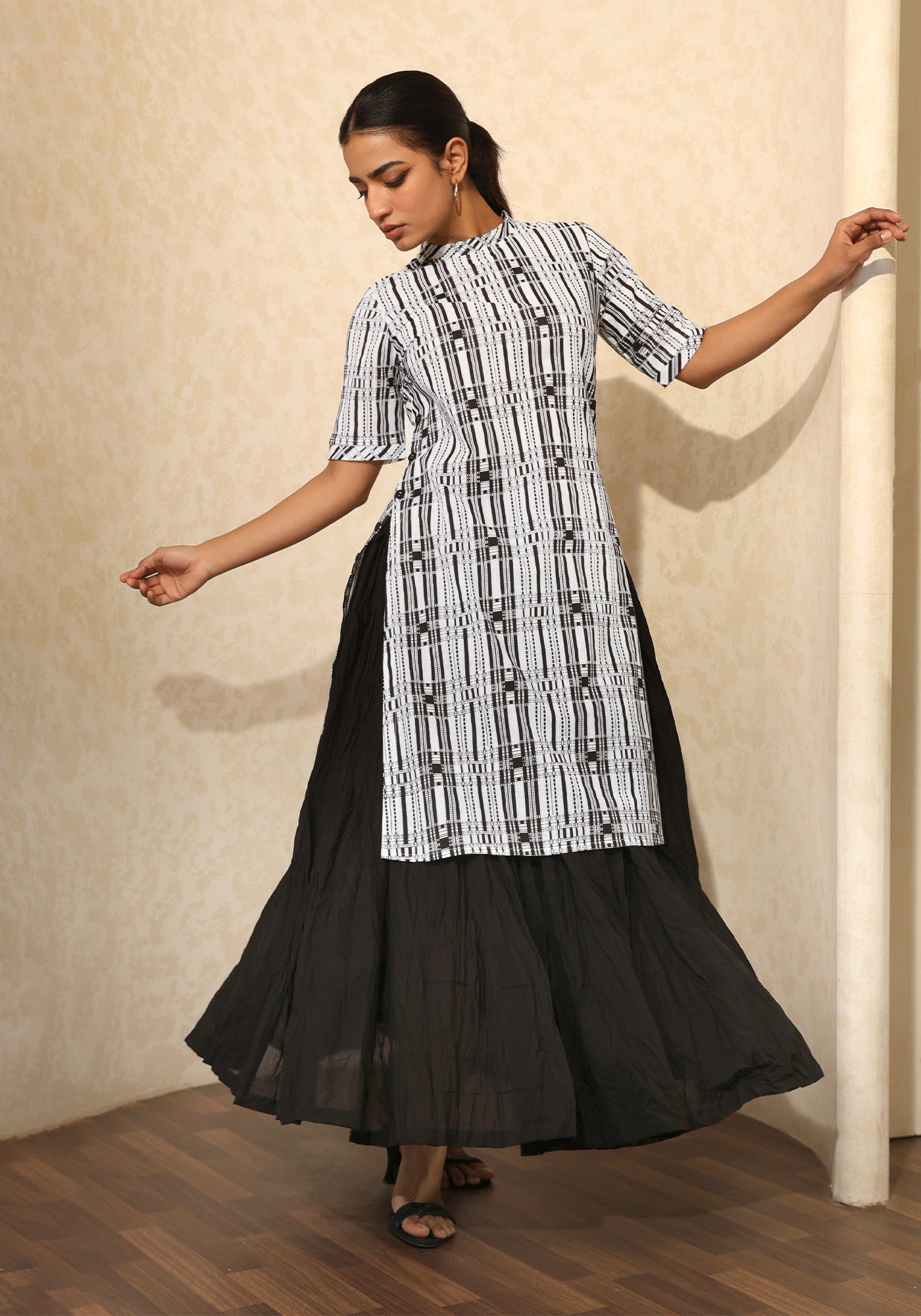 GRAYSCALE VESPER HIGH SLIT KURTA