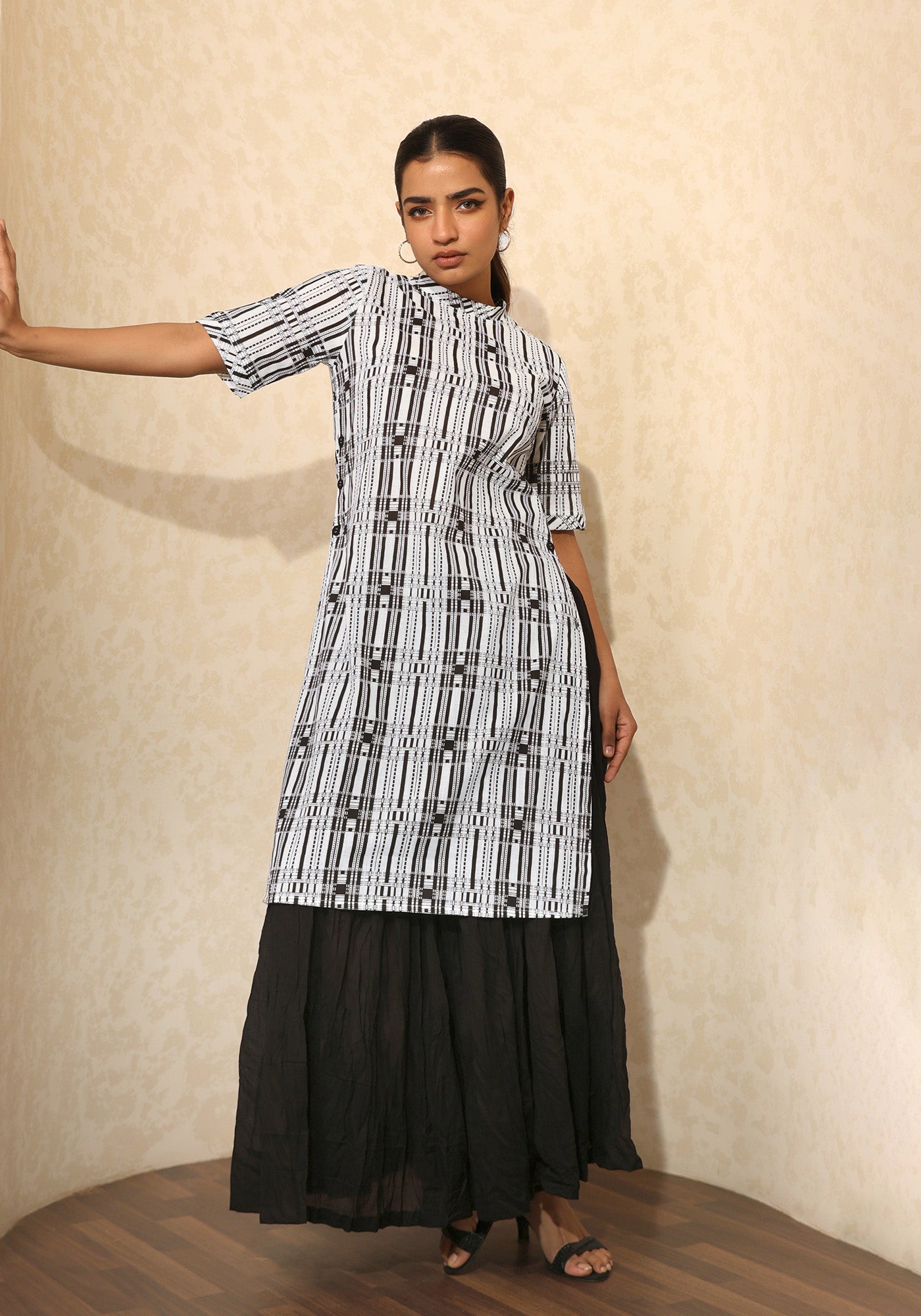 GRAYSCALE VESPER HIGH SLIT KURTA