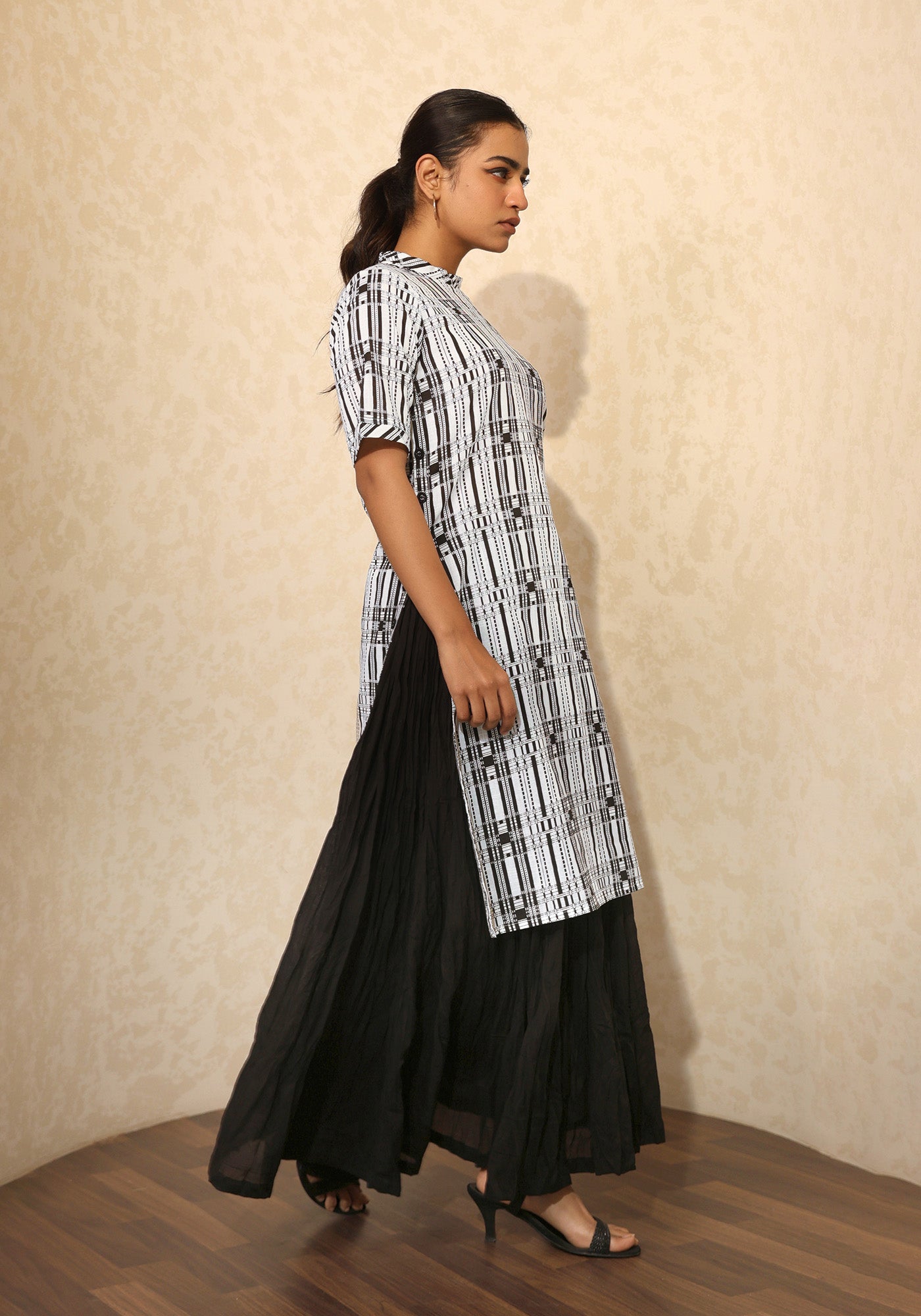GRAYSCALE VESPER HIGH SLIT KURTA