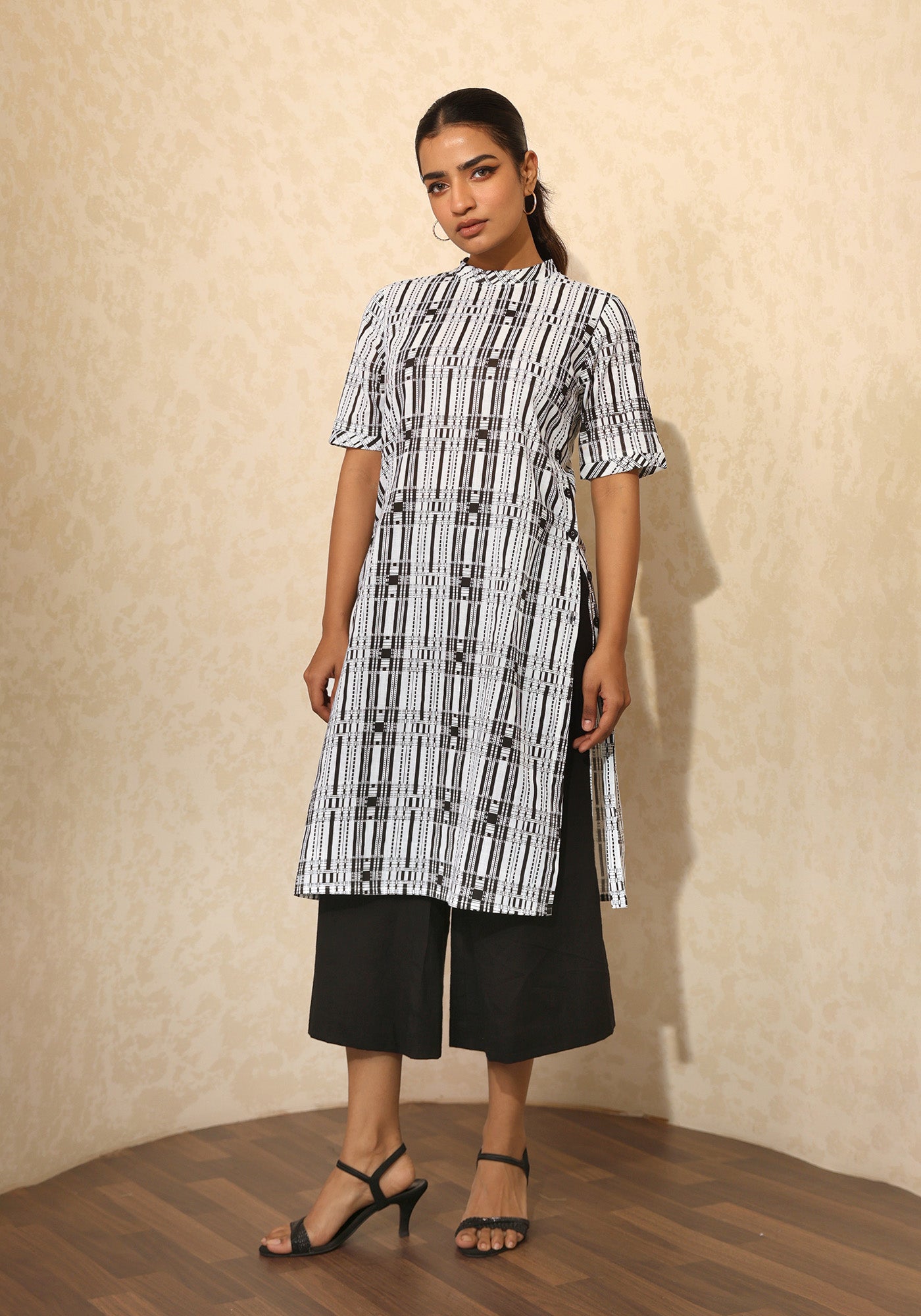 GRAYSCALE VESPER HIGH SLIT KURTA