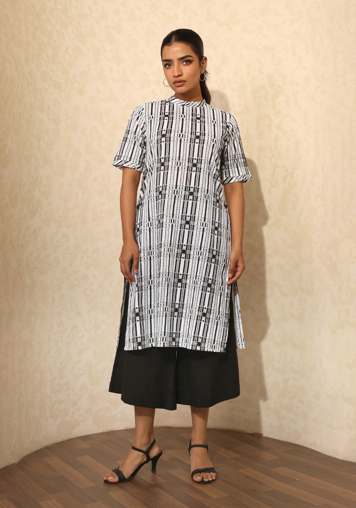 GRAYSCALE VESPER HIGH SLIT KURTA