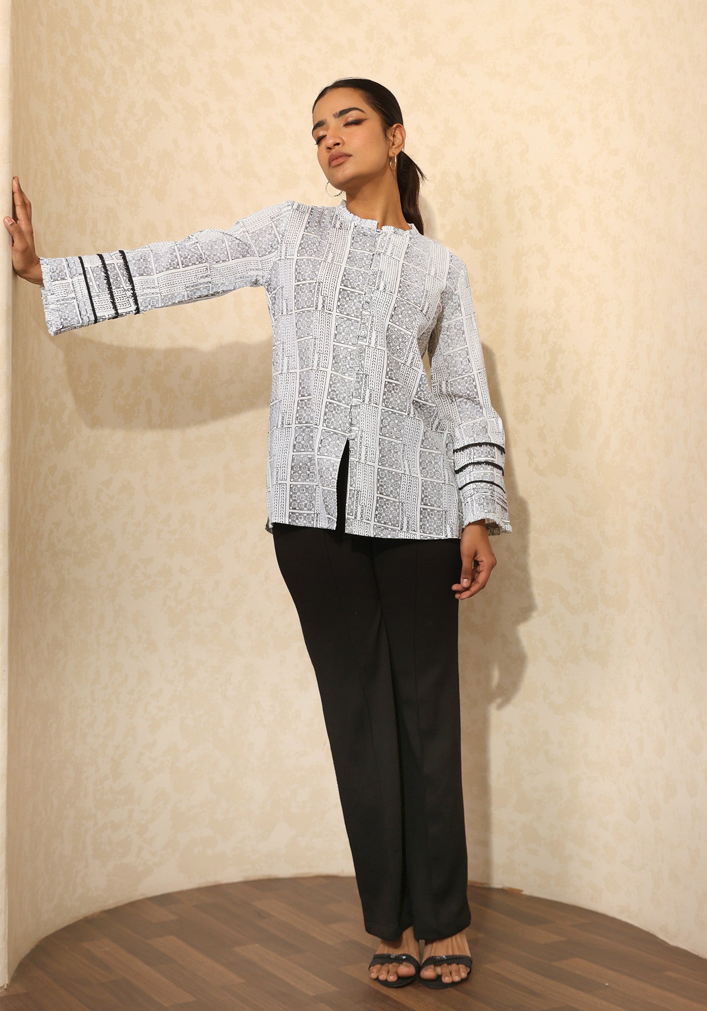 GRAYSCALE ZORA BUTTON SHIRT