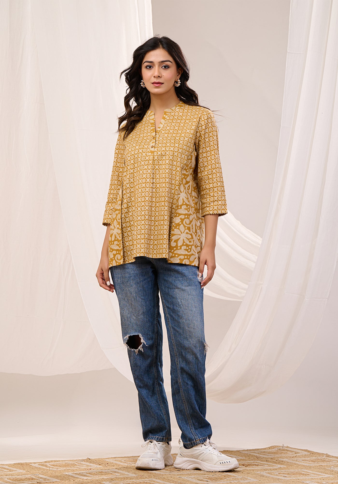 GOLDEN TAPESTRY TOP