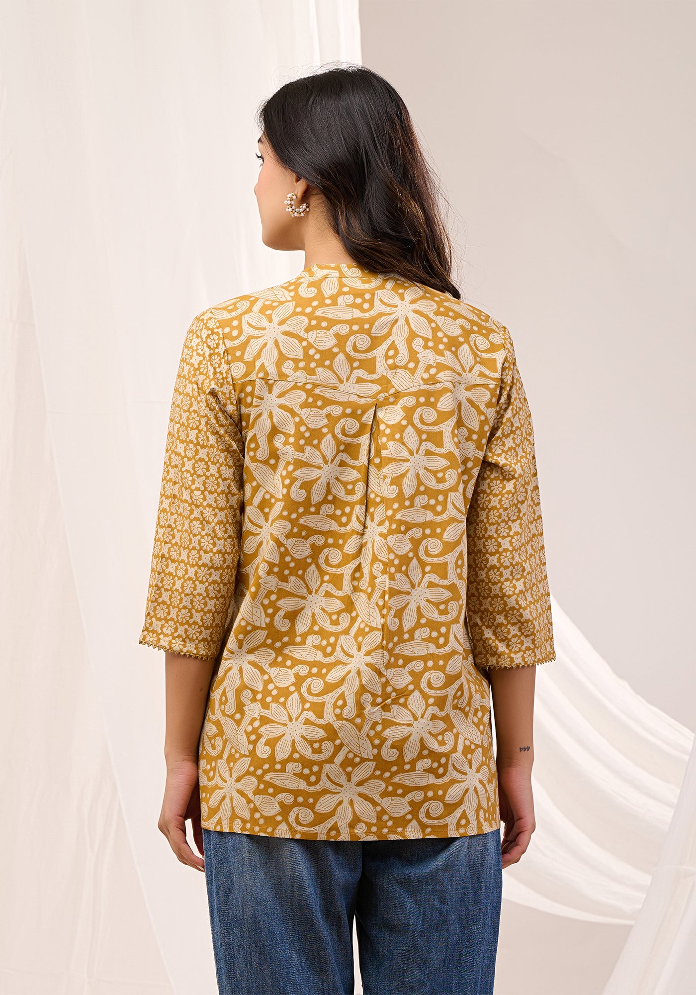GOLDEN TAPESTRY TOP