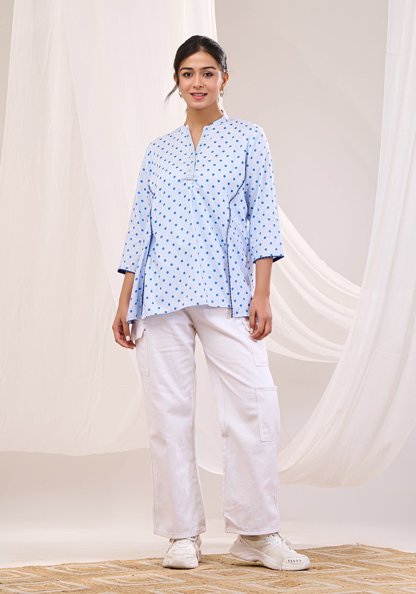 AZURE POLKS DOT TOP