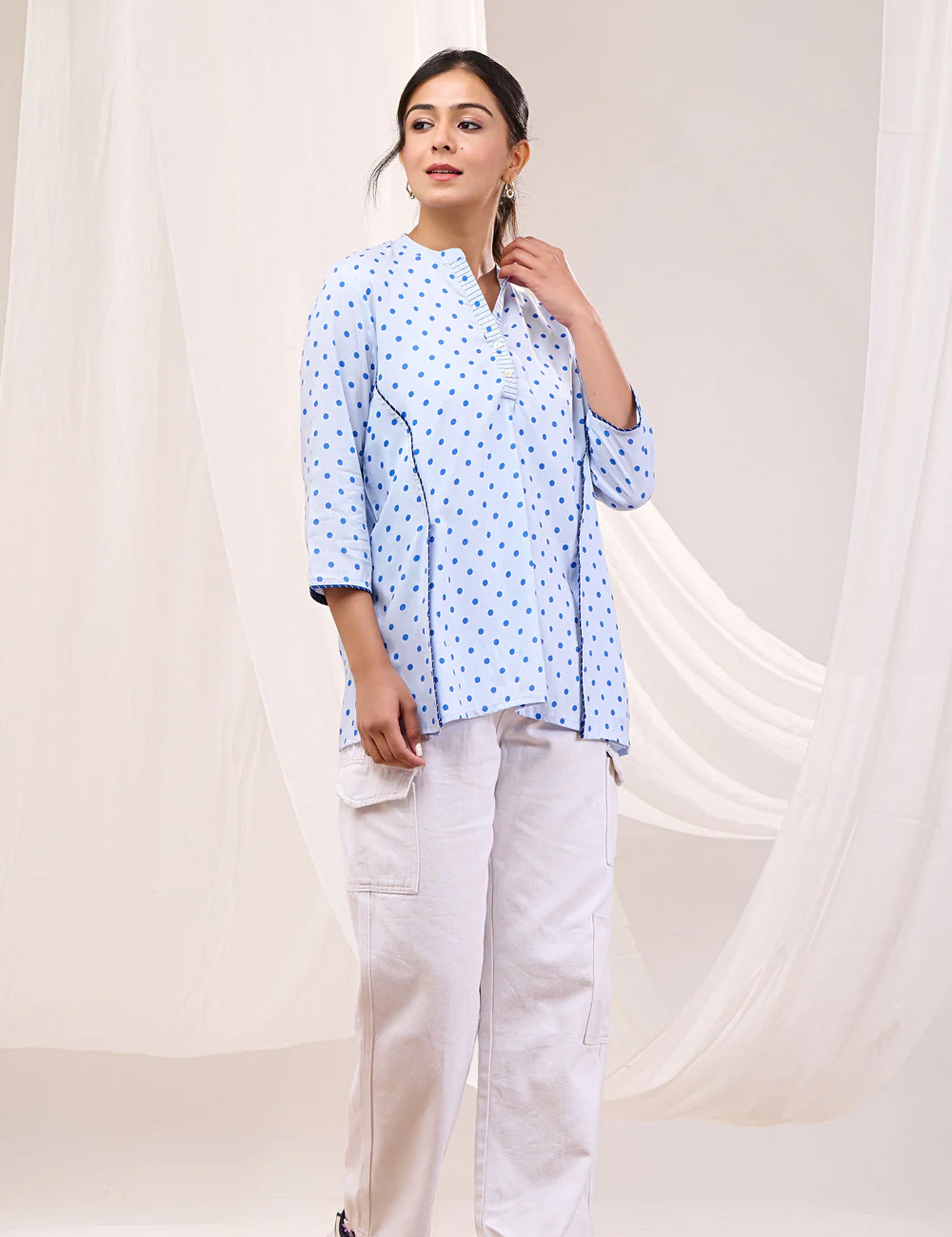 AZURE POLKS DOT TOP
