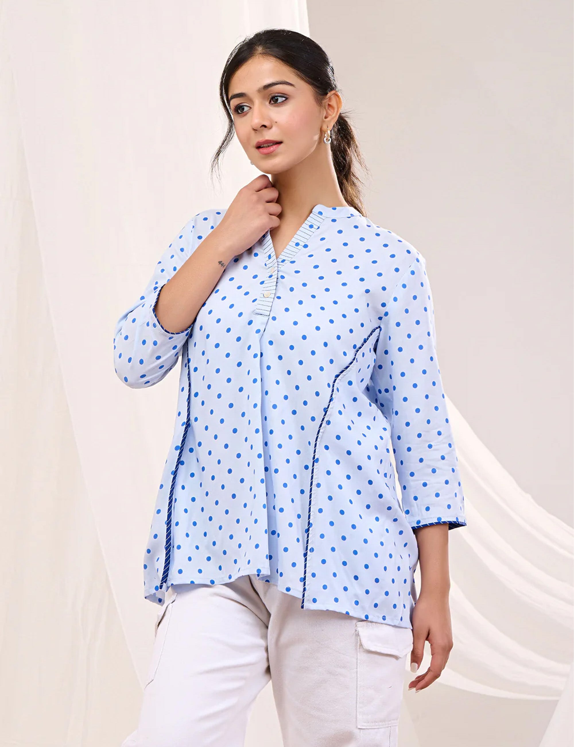 AZURE POLKS DOT TOP