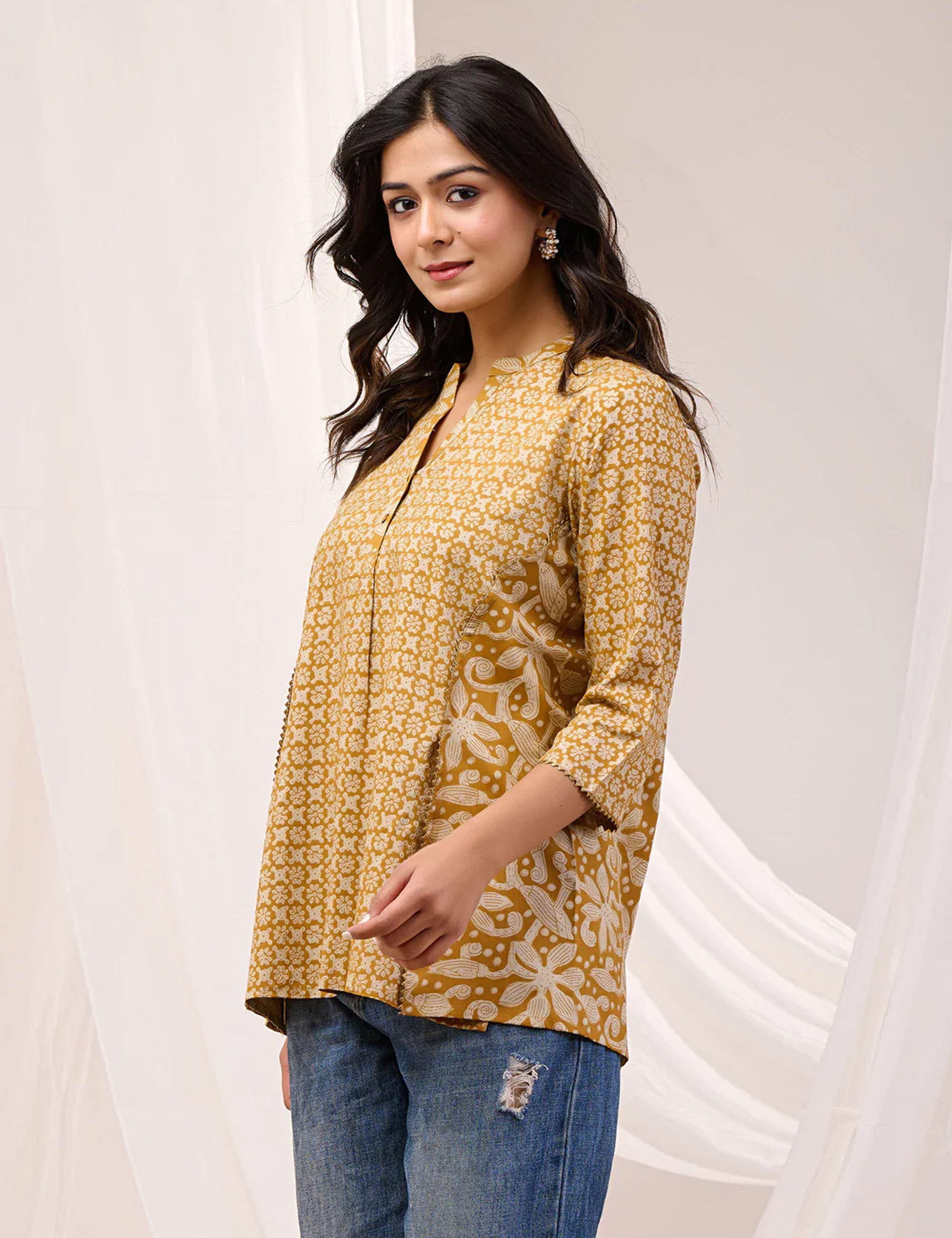 GOLDEN TAPESTRY TOP