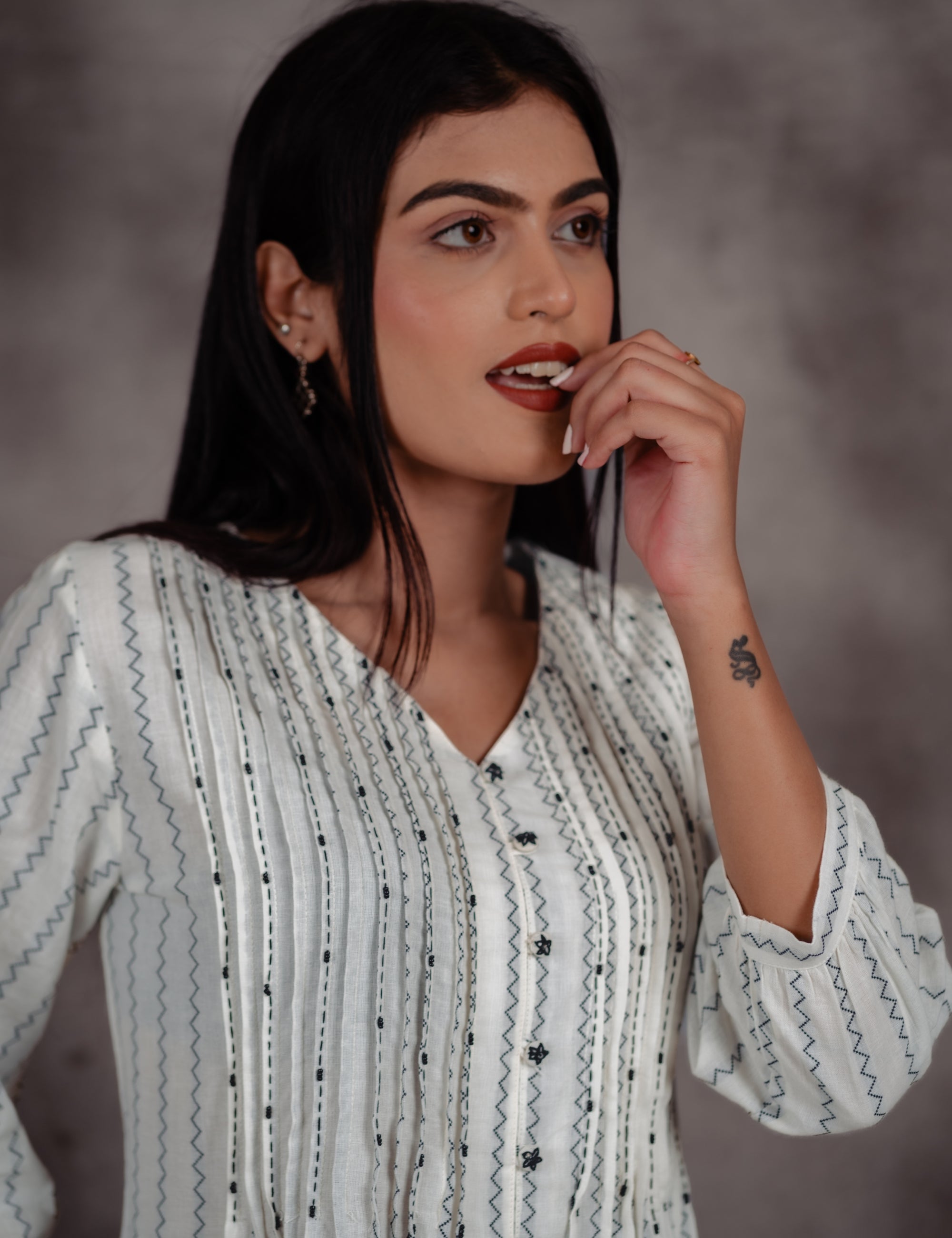 MITISHA OFF WHITE TOP