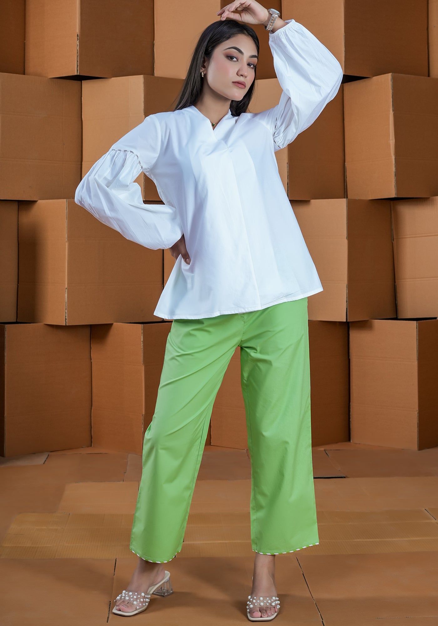 WHITE FLARED BALLOON SLEEVE TOP