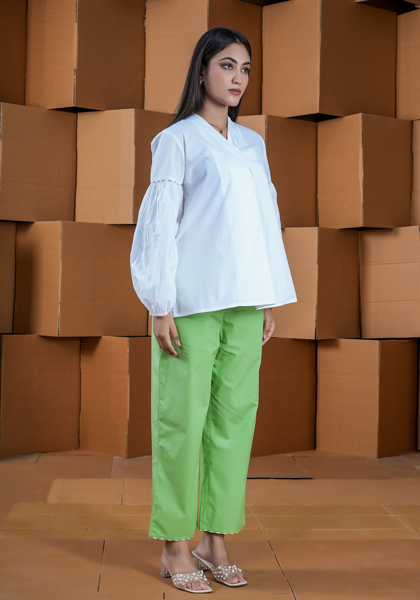 WHITE FLARED BALLOON SLEEVE TOP