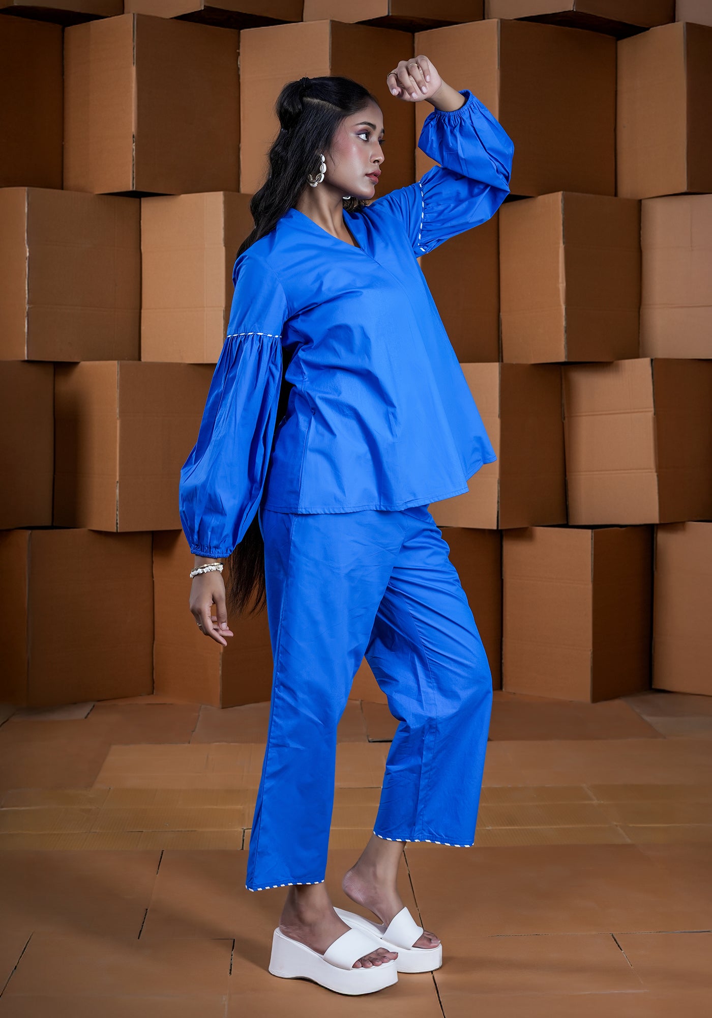 BLUE FLARED BALLOON SLEEVE TOP
