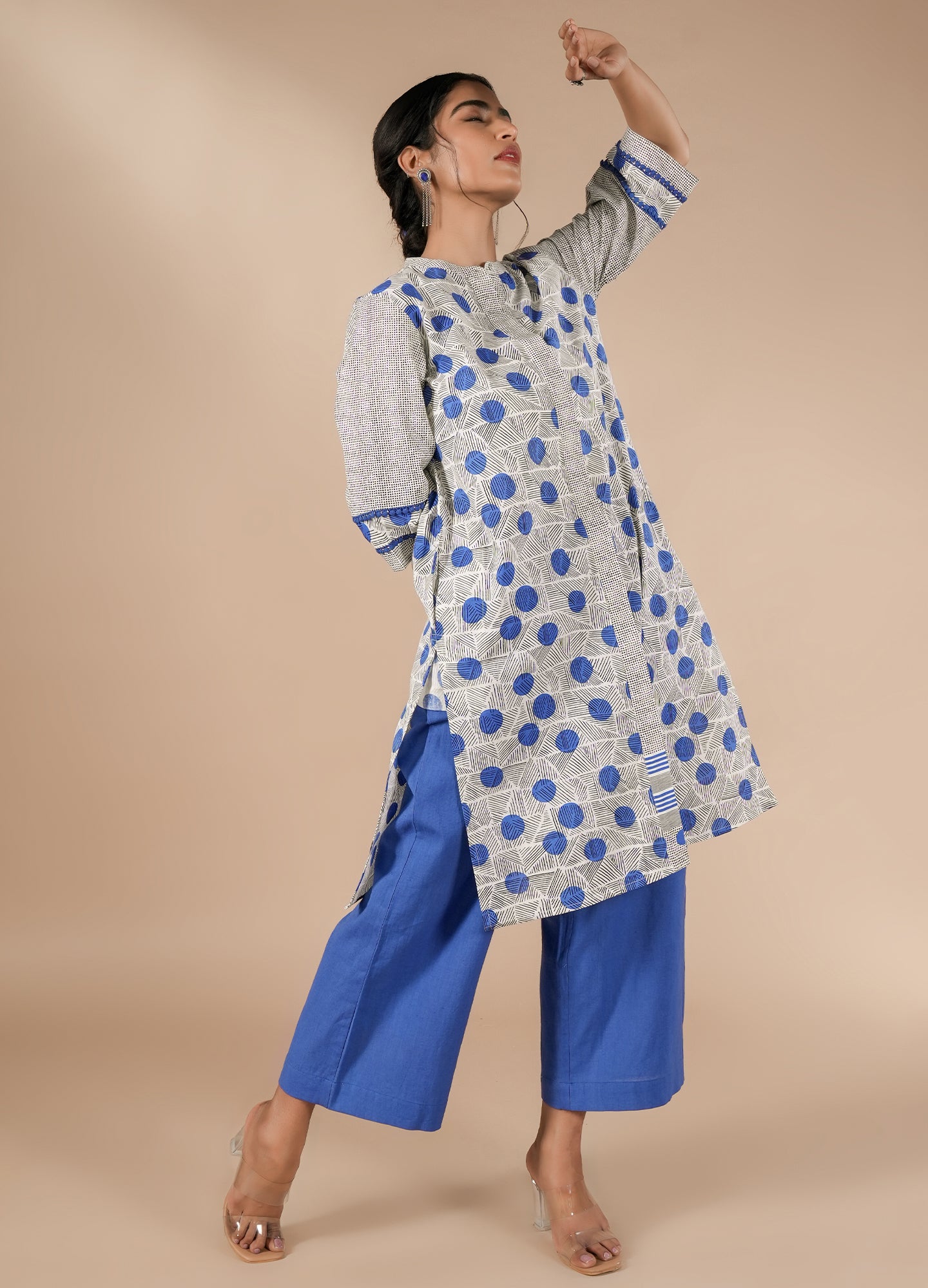 BINDU STRAIGHT FIT SIDE SLIT KURTA