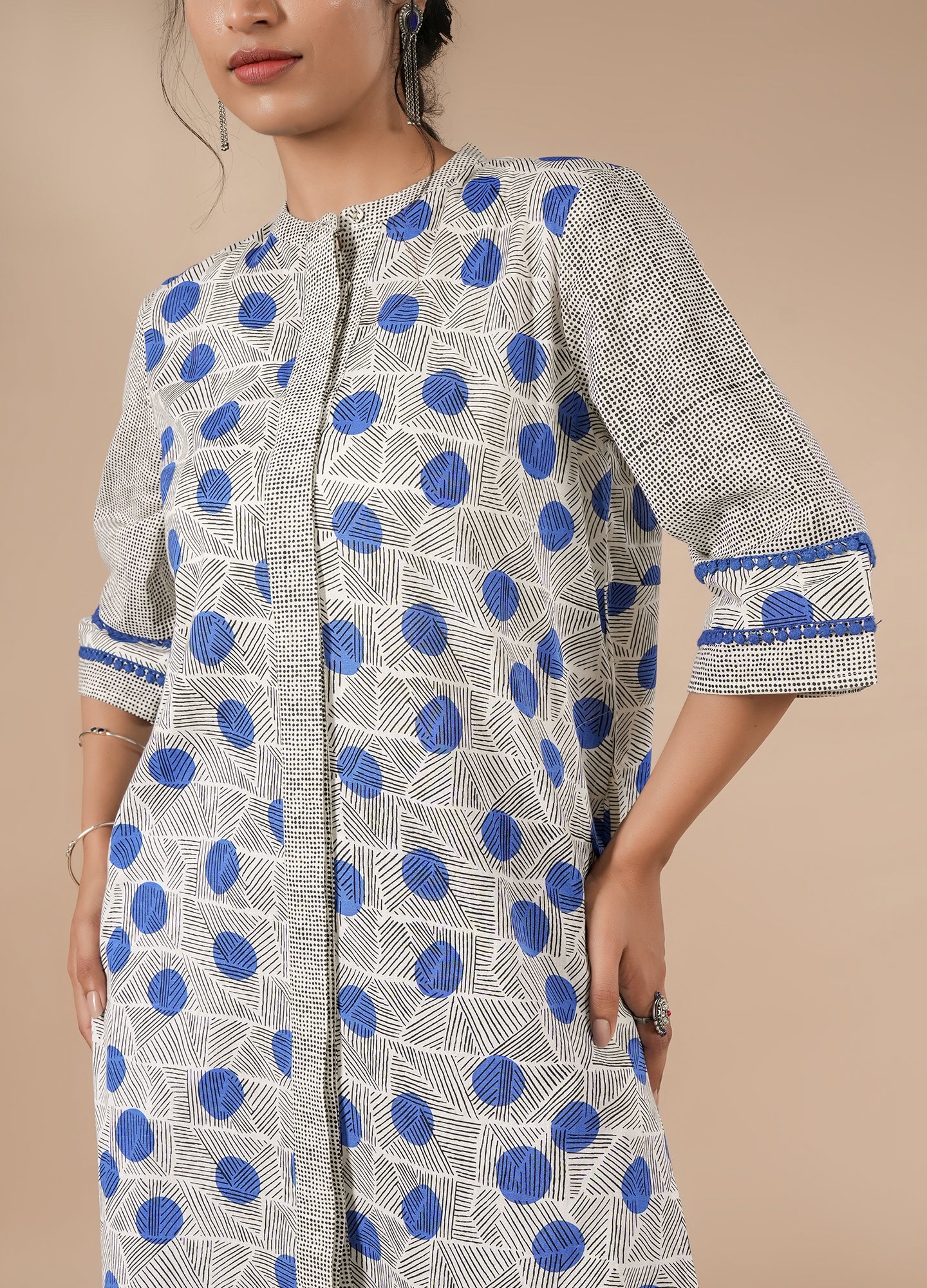 BINDU STRAIGHT FIT SIDE SLIT KURTA