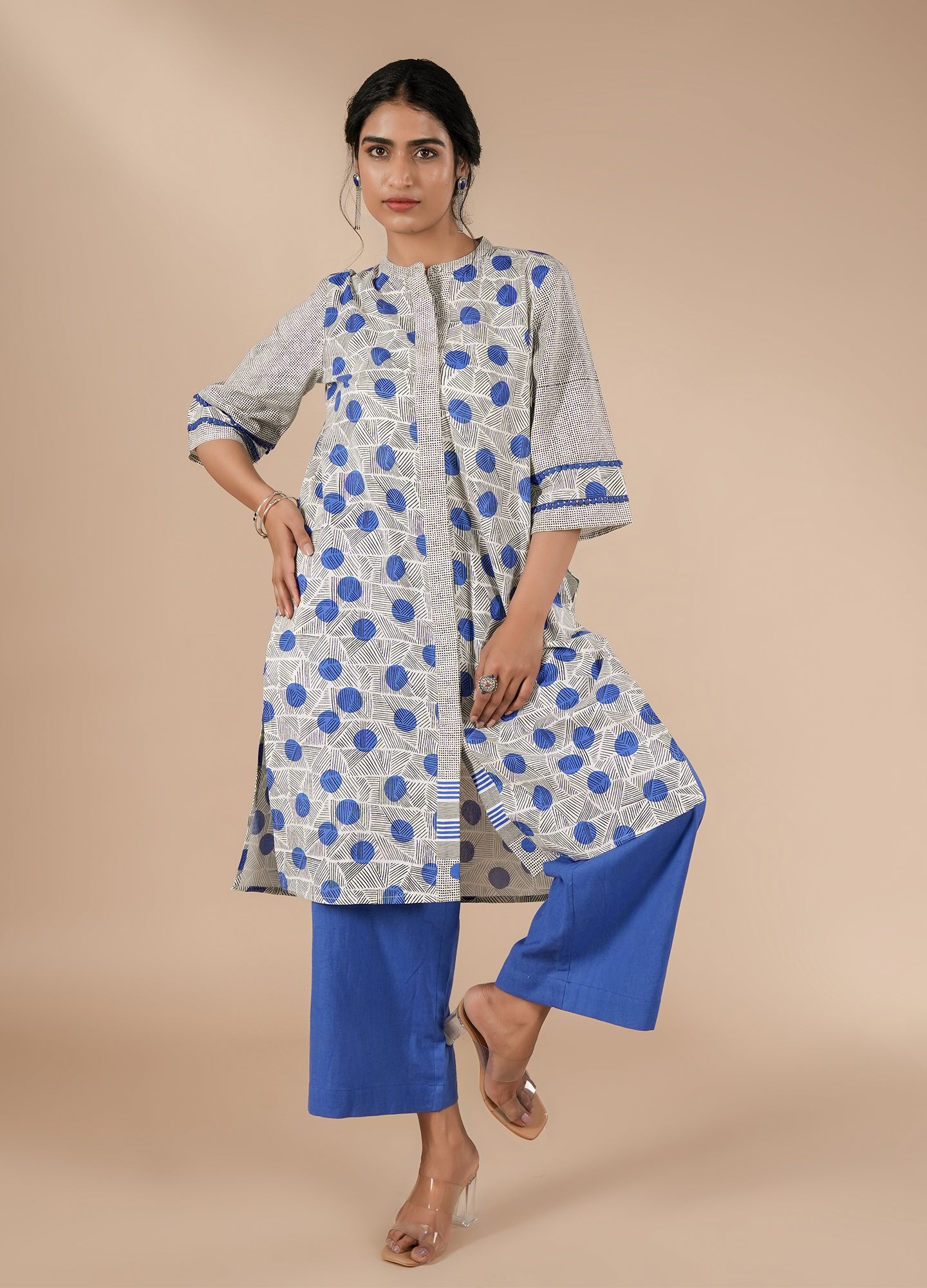 BINDU STRAIGHT FIT SIDE SLIT KURTA