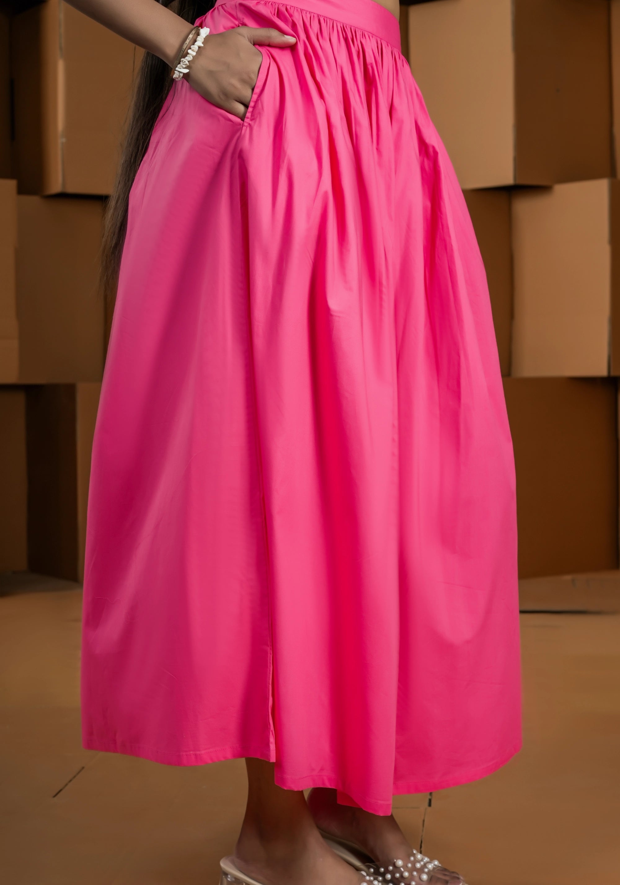 PINK BACK ELASTIC SKIRT