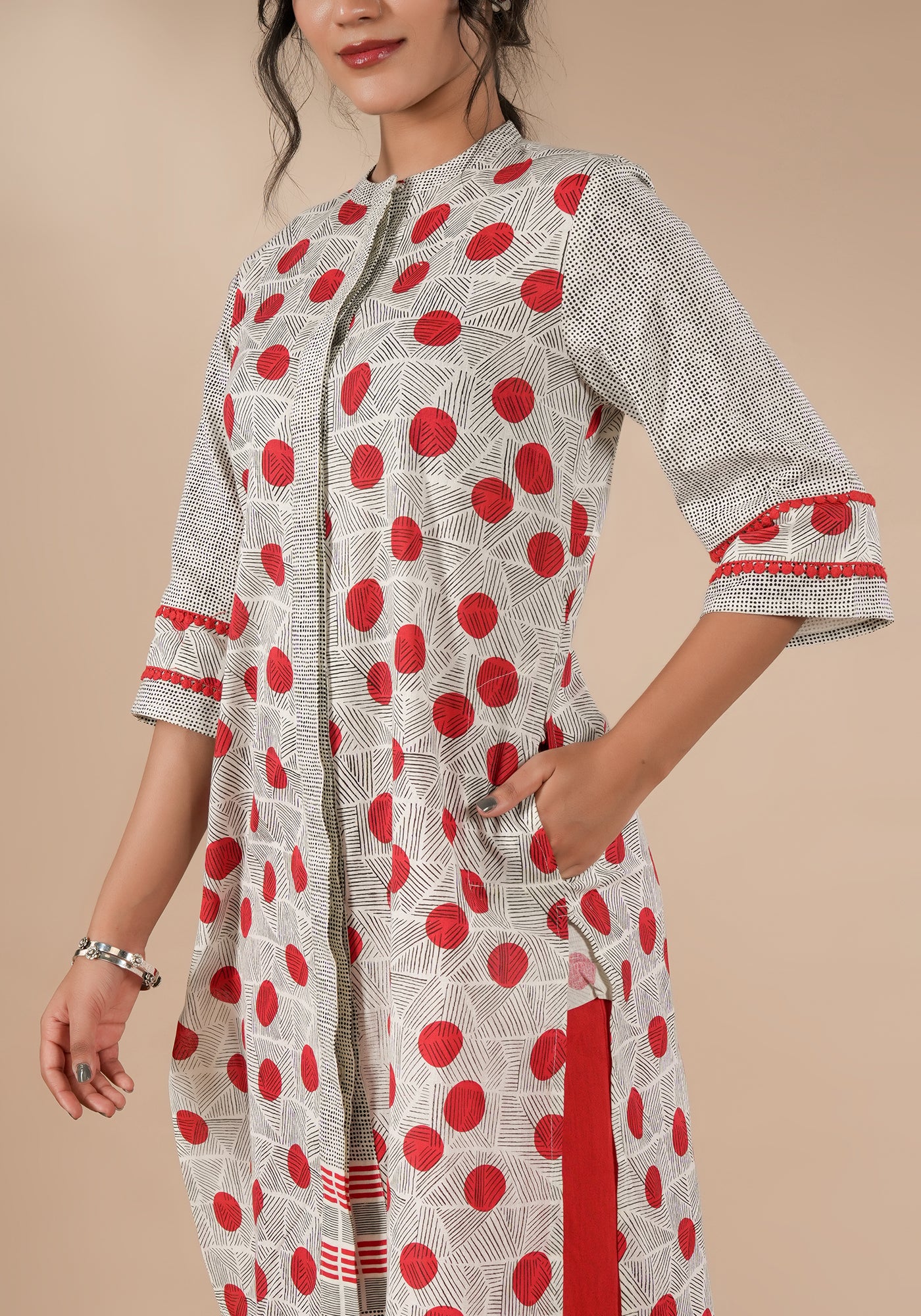BINDU STRAIGHT FIT SIDE SLIT KURTA
